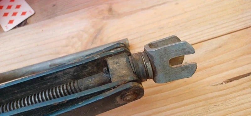 Cric and its crank – photo 2
